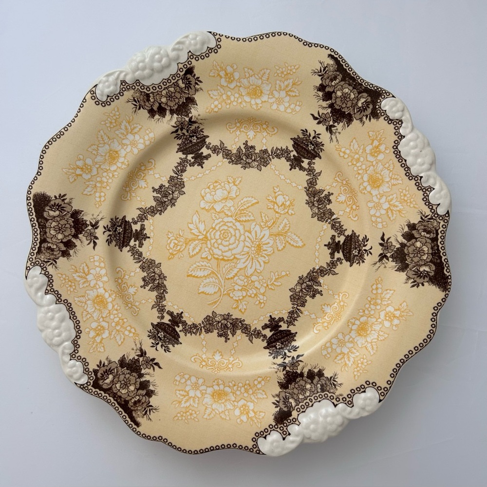 Anthropologie Vintage Shabby Chic Set of 2 Etruscan Festoon Salad Plates Yellow